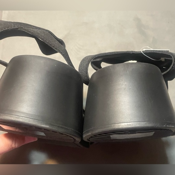 No Boundaries’ Women’s Black Memory Foam Banded Platform Shoes! NWT! Size 11. - Picture 5 of 7